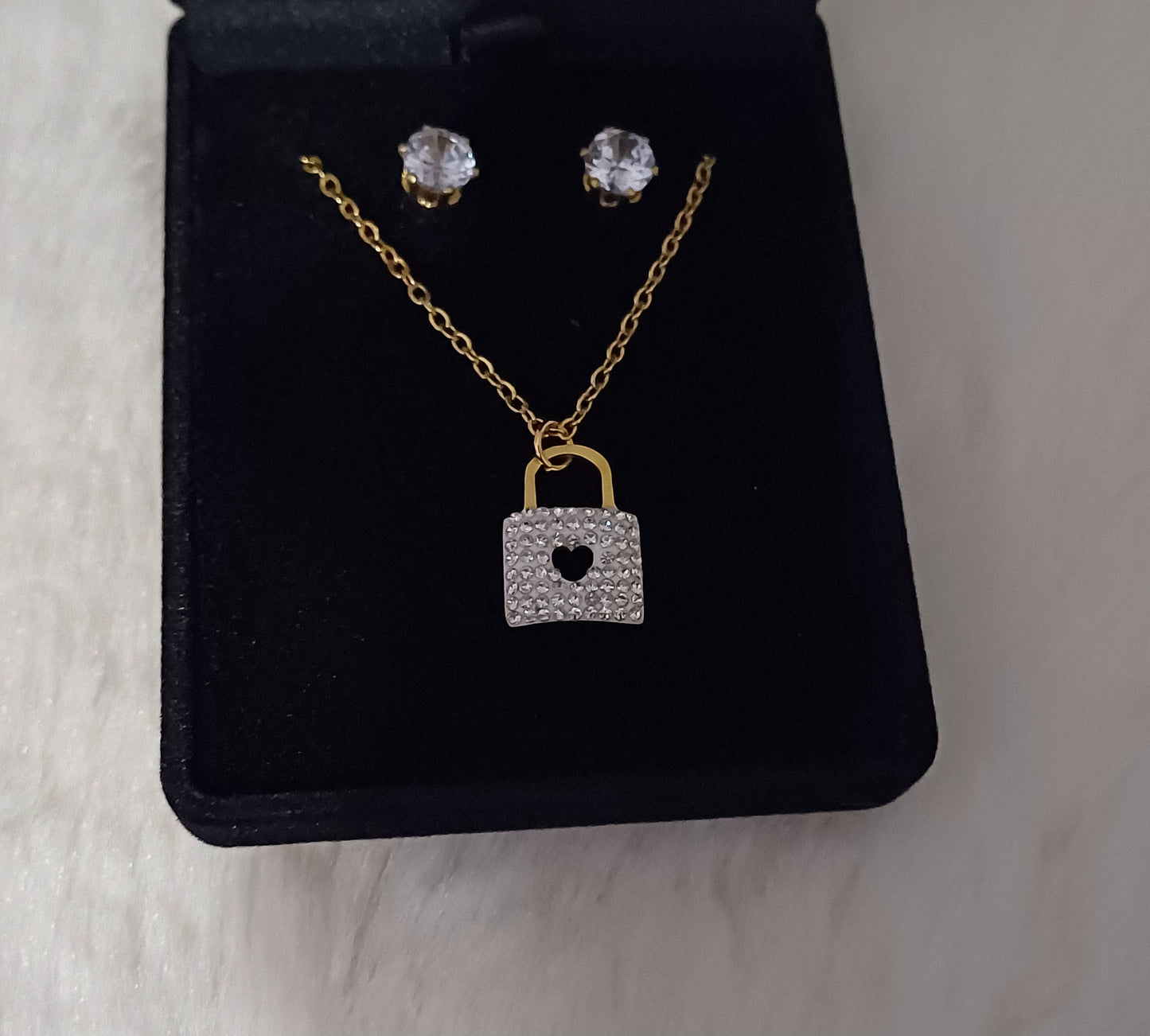 Ensemble collier cadenas + boucle d'oreilles