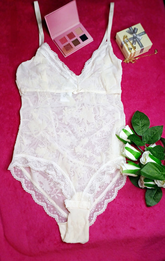 Body beige en dentelle 38
