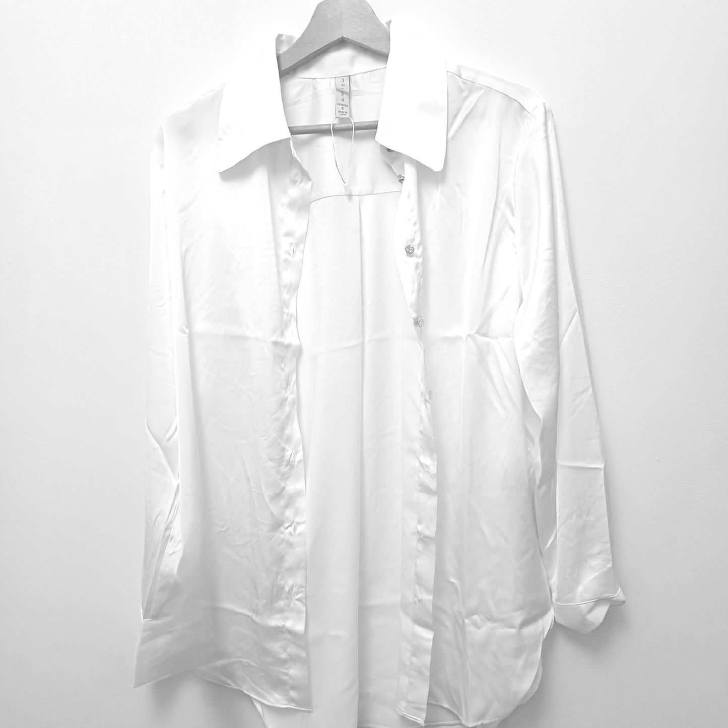 Chemise en satin blanc