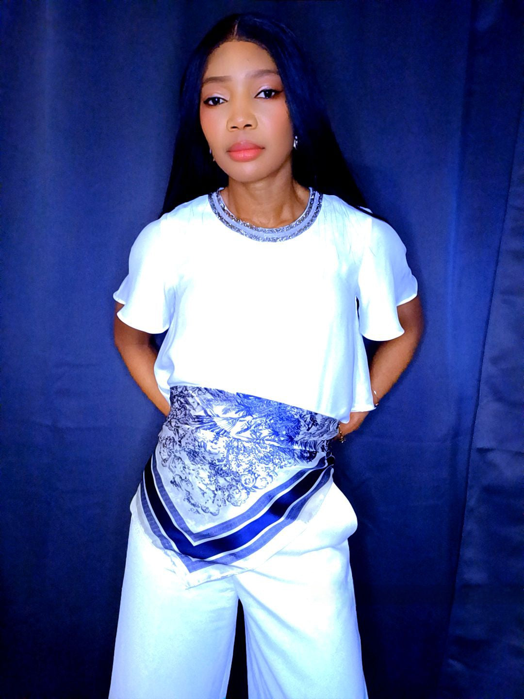 Foulard en satin bleu et beige